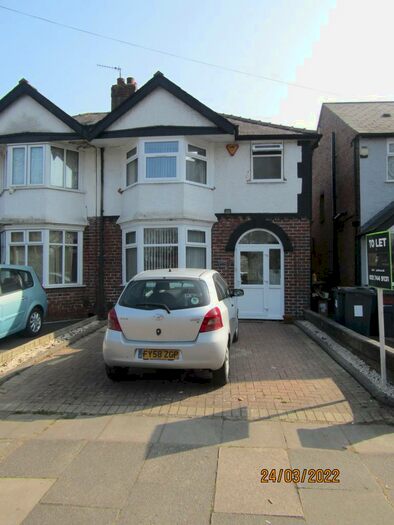 3 Bedroom Semi-Detached House To Rent In Shirley Road, Hall Green, Birmingham, B28