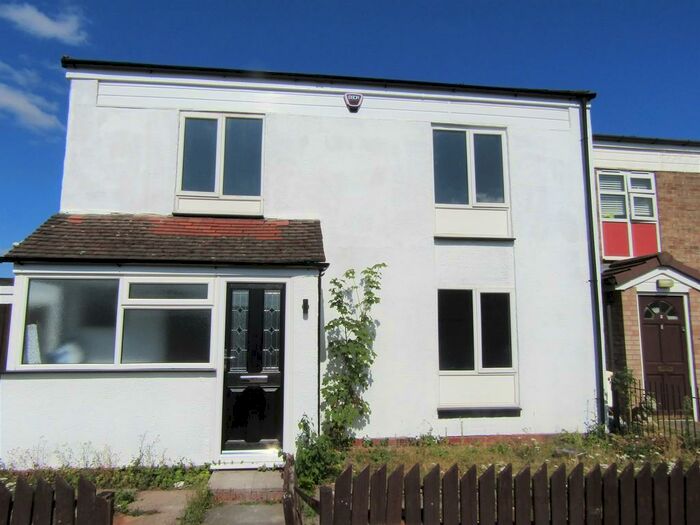 4 Bedroom End Of Terrace House To Rent In Valencia Croft, Castle Vale, Birmingham, B35