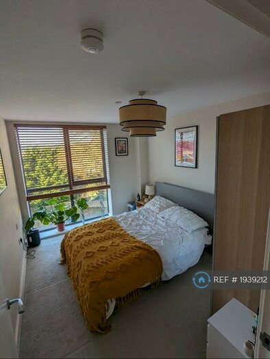 2 Bedroom Flat To Rent In Northgate House, Leeds, LS6