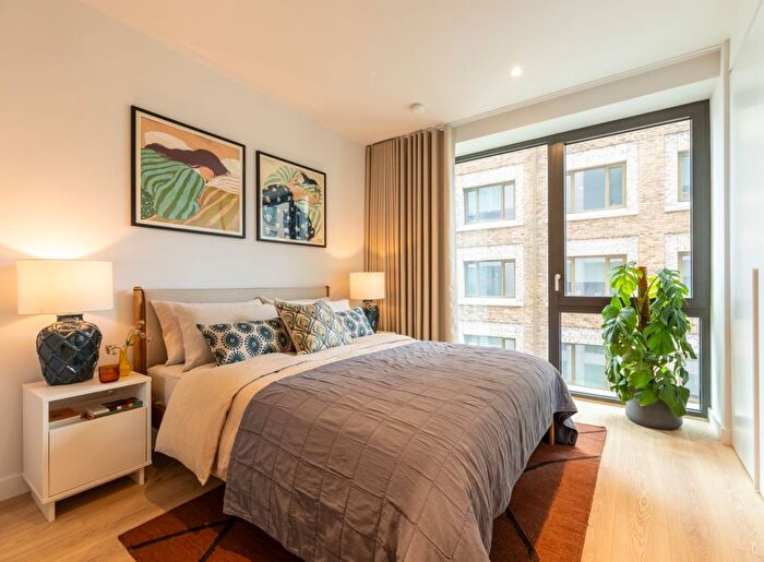 1 Bedroom Flat To Rent In The Maple, Aviator Drive, London, NW2