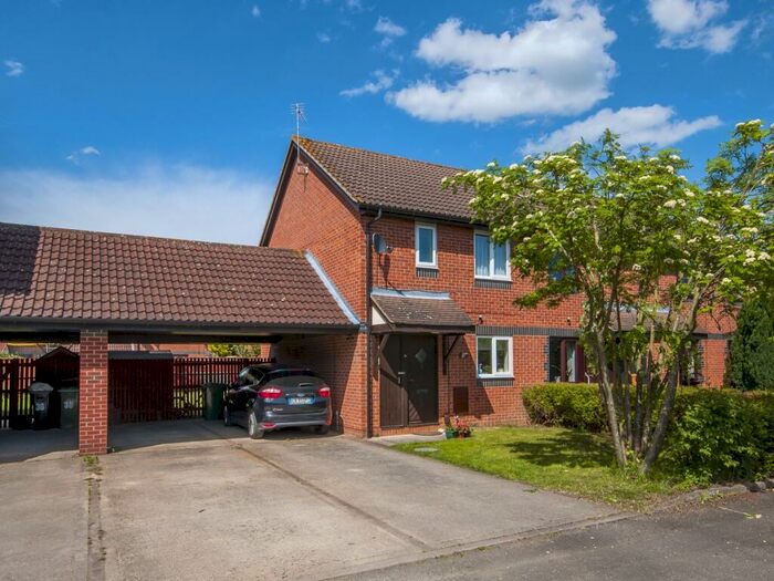3 Bedroom End Of Terrace House To Rent In Gibson Close, Abingdon, OX14