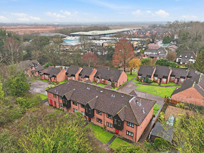 1 Bedroom Apartment For Sale In The Beeches, Park Street, St. Albans, AL2