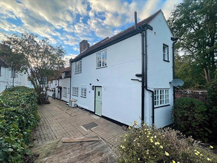 3 Bedroom Cottage To Rent In The Square, Titchfield, PO14