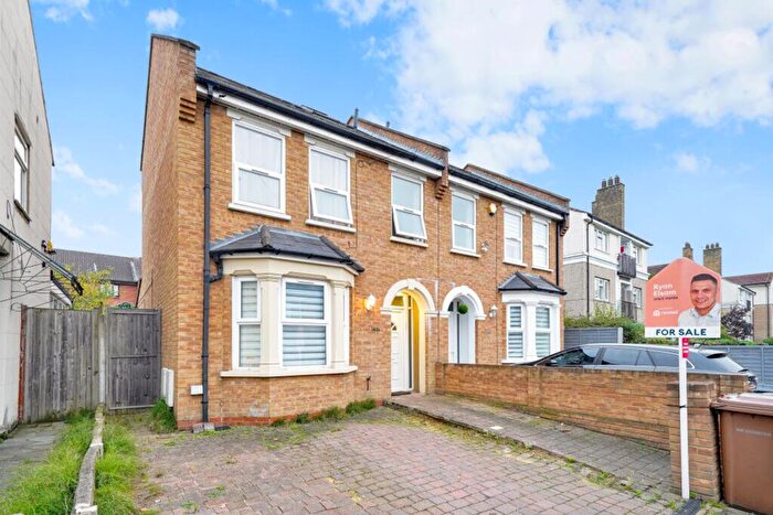 4 Bedroom Terraced House For Sale In Hale End Road, London, E17