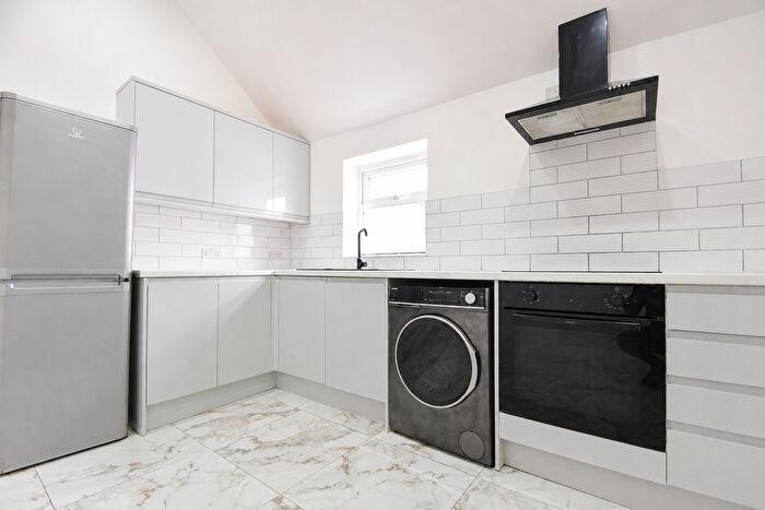 4 Bedroom Flat To Rent In City Road, Cardiff, CF24