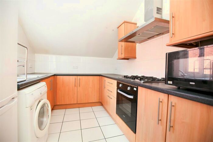 5 Bedroom Maisonette To Rent In Kelvin Grove, Sandyford, Newcastle Upon Tyne NE2