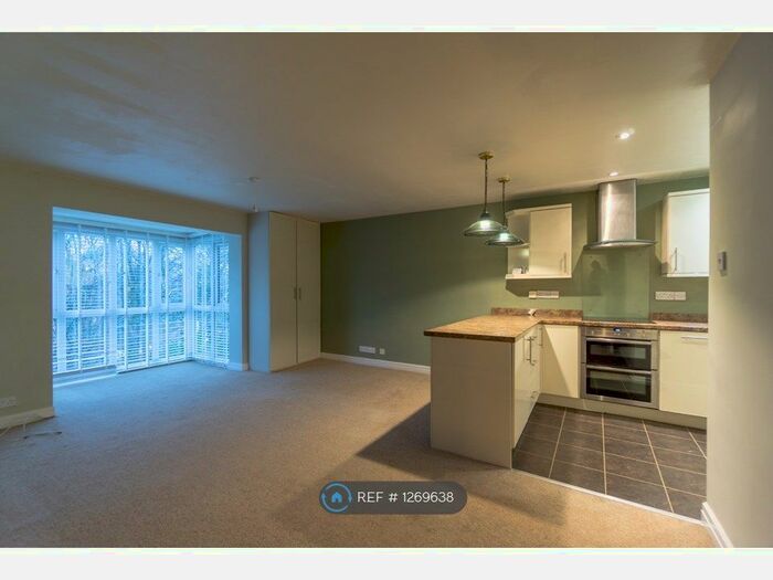 1 Bedroom Flat To Rent In Langham Court, Manchester M20