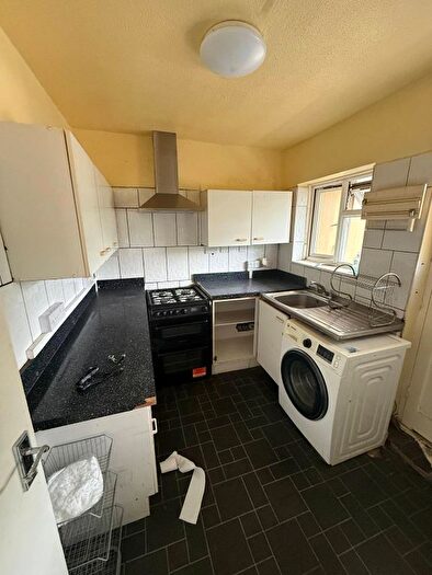 2 Bedroom Maisonette To Rent In Wheatley Road, Isleworth, TW7