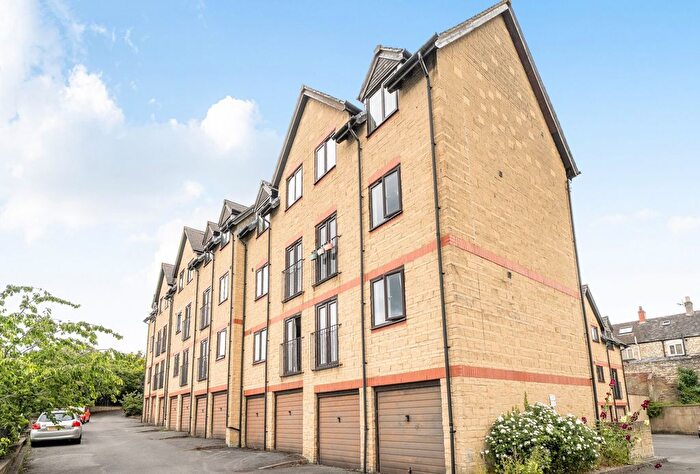 1 Bedroom Flat For Sale In Wesley Court, Stroud, Gloucestershire, GL5