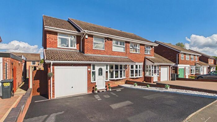 4 Bedroom Semi-Detached House For Sale In Hambleton Road, Halesowen, B63