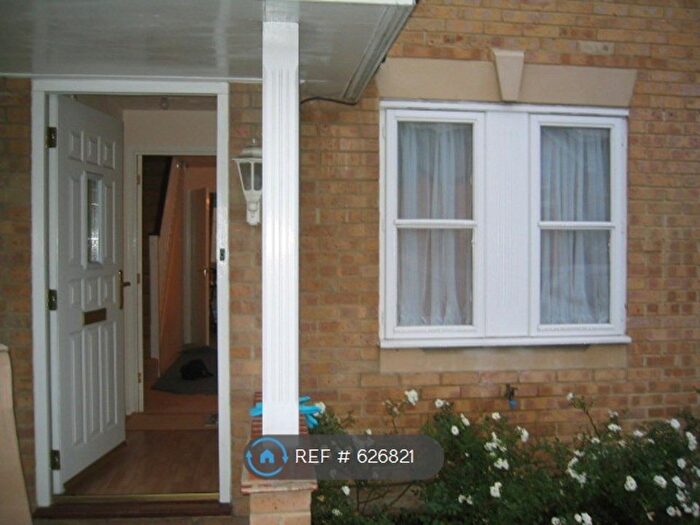 3 Bedroom Terraced House To Rent In Ribblesdale Avenue, London, N11