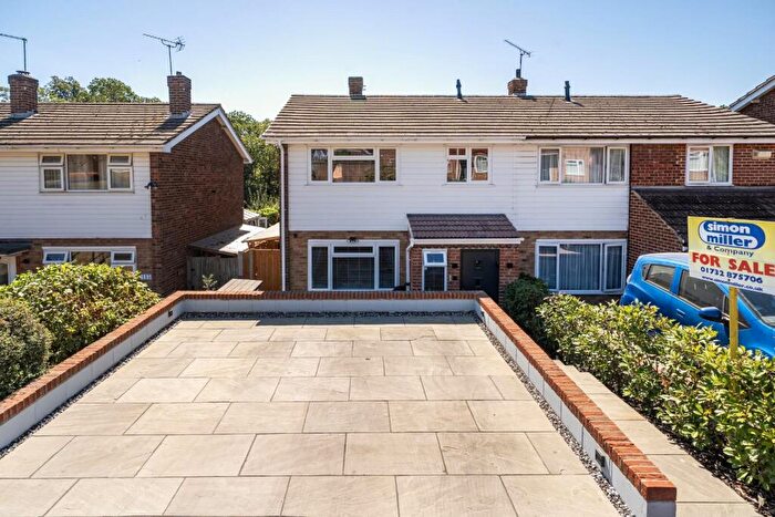 3 Bedroom Semi-Detached House For Sale In Heron Road, Larkfield, ME20