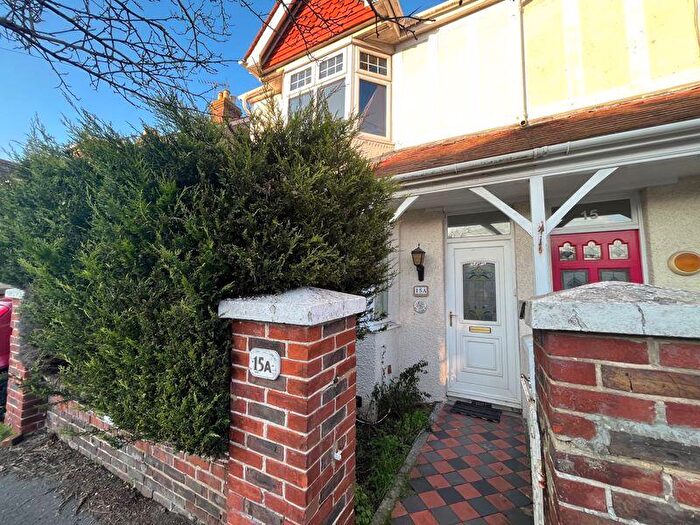 6 Bedroom Semi Detached House To Rent In Kings Avenue, Chichester, PO19