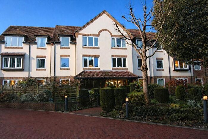 1 Bedroom Property For Sale In Queens Park West Drive, Bournemouth, BH8