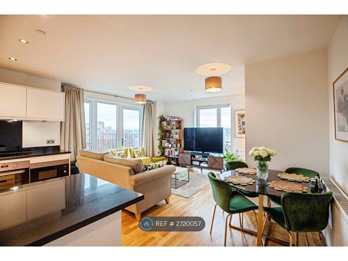 2 Bedroom Flat To Rent In Cowan House, London, SE10