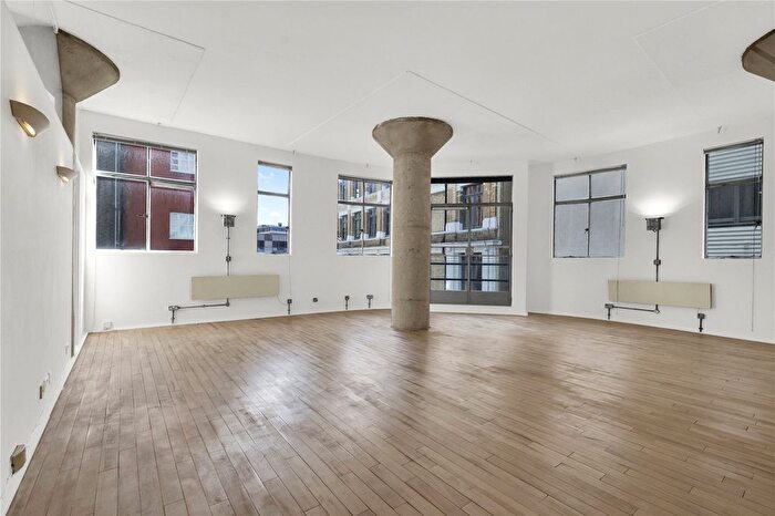 1 Bedroom Flat To Rent In - Saffron Hill, Clerkenwell, EC1N