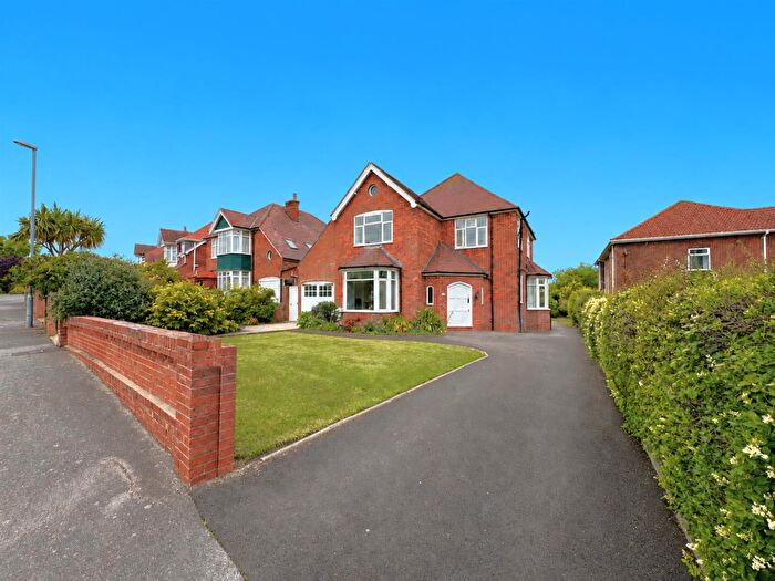 5 Bedroom Detached House For Sale In Lynmoor Road, Lodmoor, DT4