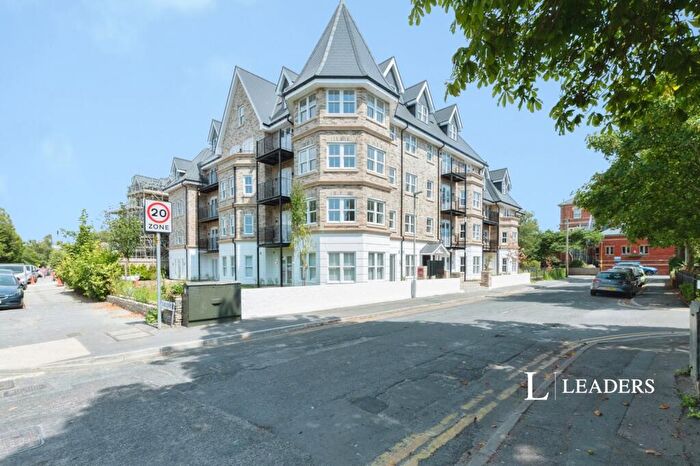 2 Bedroom Flat To Rent In Hahnemman Road, Bournemouth, Dorset, BH2