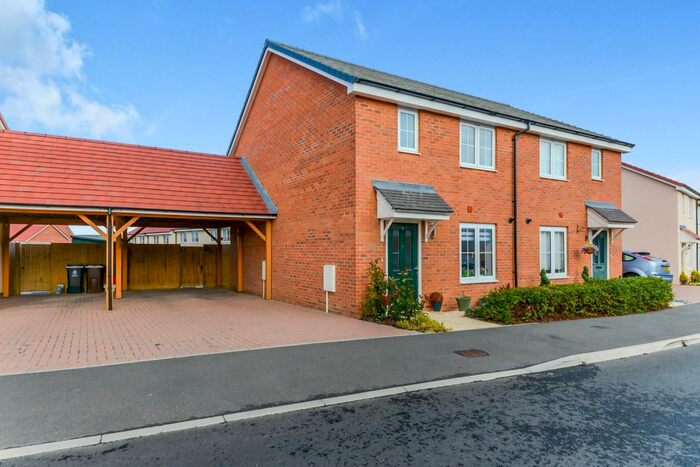 3 Bedroom Property To Rent In Nancy Blackett Avenue, Walton On The Naze, CO14