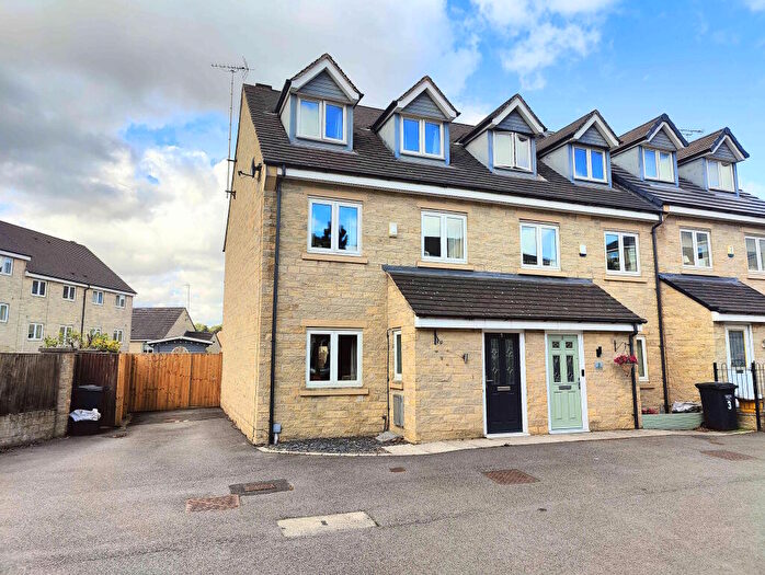 4 Bedroom Town House For Sale In Winding Rise, Bailiff Bridge, HD6