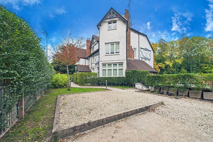 1 Bedroom Flat For Sale In London Road North, Merstham, RH1