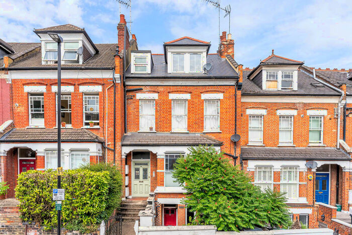 1 Bedroom Flat To Rent In Hillfield Avenue, London, N8