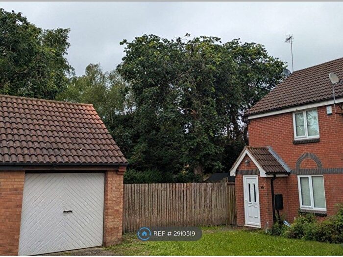 2 Bedroom Semi-Detached House To Rent In Ashwell Drive, Solihull, B90