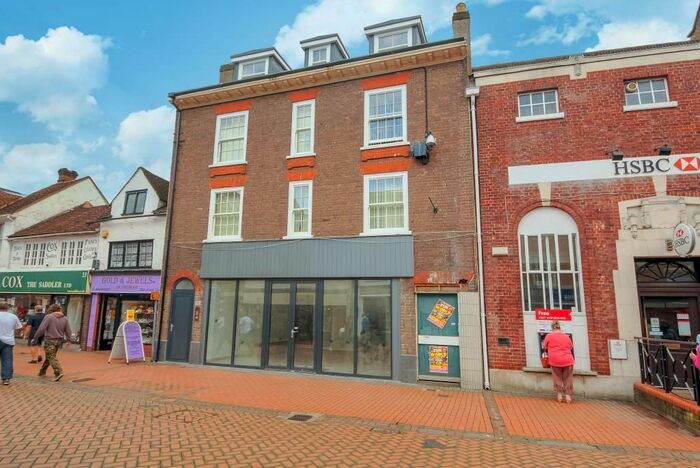 1 Bedroom Flat To Rent In High Street, Chesham HP5