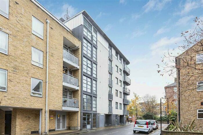 2 Bedroom Flat To Rent In Weller Street, London, SE1