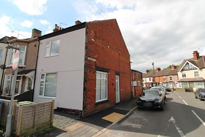 4 Bedroom End Of Terrace House For Sale In South Street, Rugby, Warwickshire, CV21