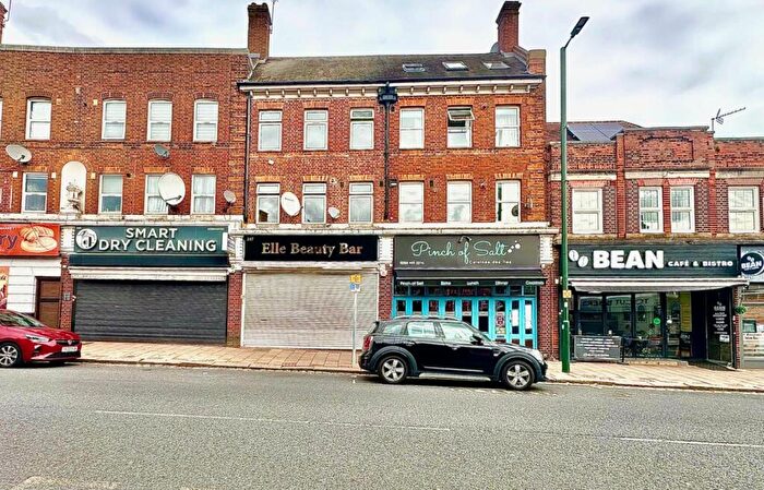 3 Bedroom Flat To Rent In East Barnet Road, East Barnet, Barnet, EN4