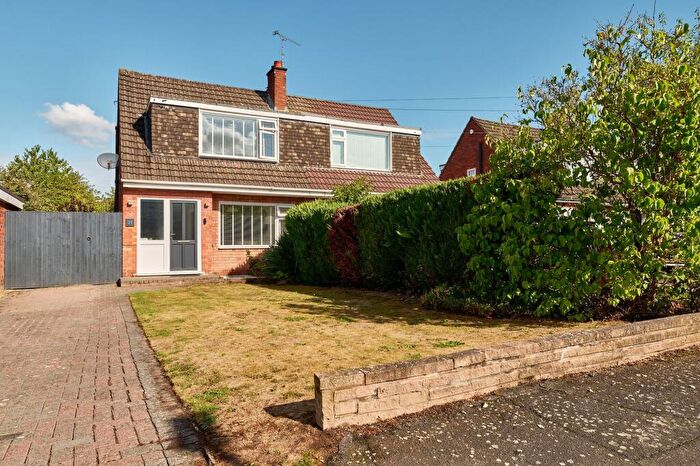 3 Bedroom Semi Detached House For Sale In Rosslyn Road, Vicars Cross, CH3