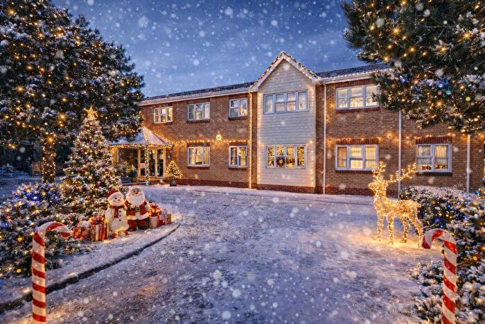 2 Bedroom Flat For Sale In Oak Lodge, Southend Road, Hockley, Essex, SS5