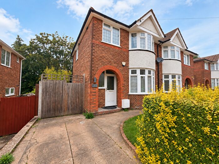 3 Bedroom Semi-Detached House To Rent In Pomfret Avenue, Luton, Bedfordshire, LU2