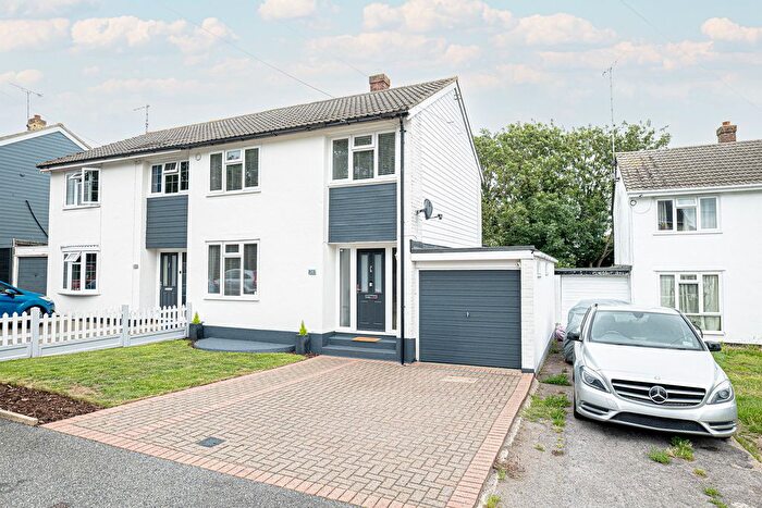 3 Bedroom Semi-Detached House For Sale In Orchard Side, Leigh-On-Sea, SS9