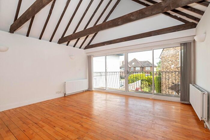 1 Bedroom Flat To Rent In Linkside New Malden, KT3