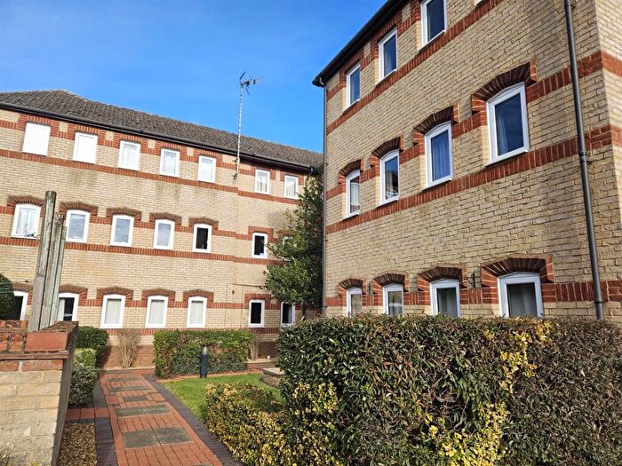 2 Bedroom Flat To Rent In Bridge Street, Thrapston, Kettering, NN14