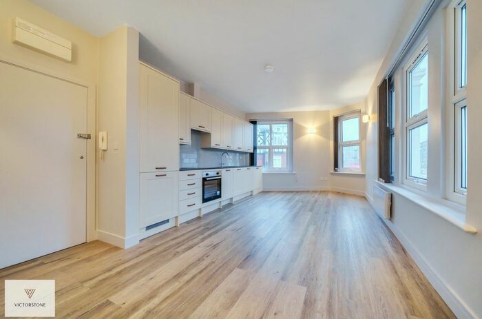 1 Bedroom Flat To Rent In Wimbledon Park Road, Southfields, London, SW18