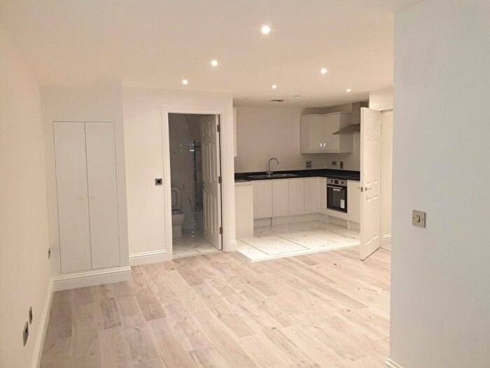 Studio To Rent In Carshalton Road, Sutton, Surrey, SM1