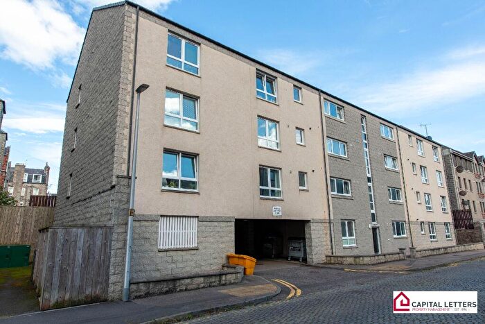 2 Bedroom Flat To Rent In Fraser Road, City Centre, Aberdeen, AB25