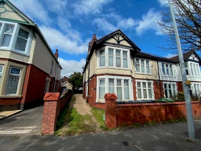 2 Bedroom Flat To Rent In Colchester Avenue, Penylan, Cardiff, CF23