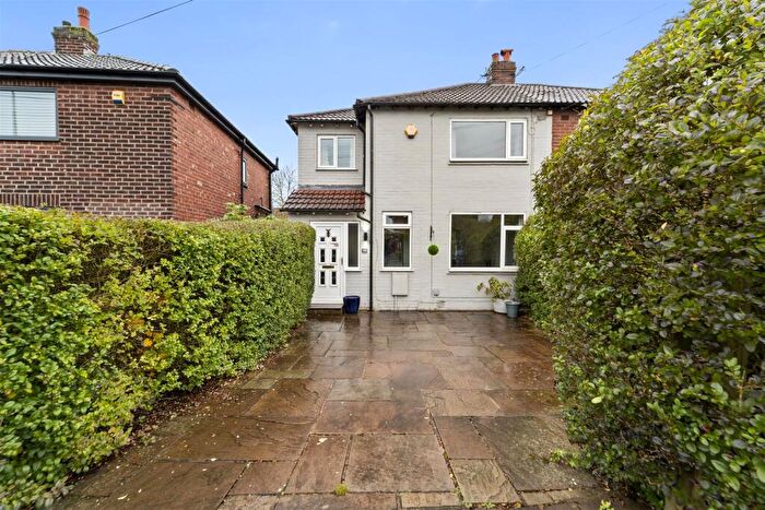 3 Bedroom Semi Detached House To Rent In Kingsway, Bredbury, Stockport, SK6