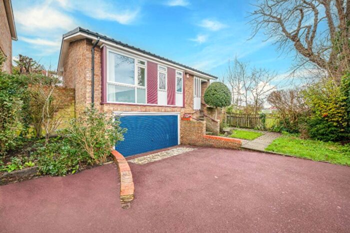 3 Bedroom Bungalow To Rent In Perifield, London, SE21