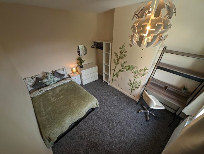 2 Bedroom Flat To Rent In Enderley Street, Newcastle-Under-Lyme, ST5