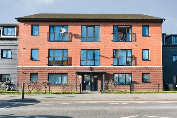 2 Bedroom Flat For Sale In London Road, Grays, RM20