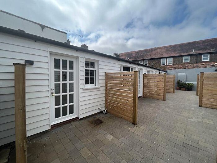 Studio To Rent In Bligh's Yard, North Lane, Canterbury, CT2