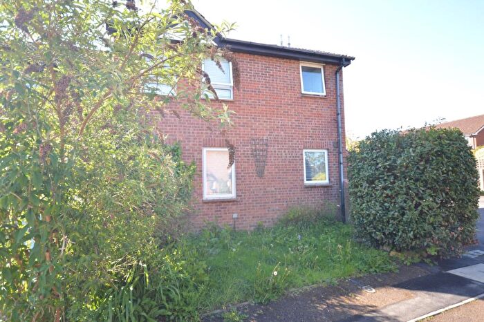 Studio To Rent In Lymington, Hampshire, SO41