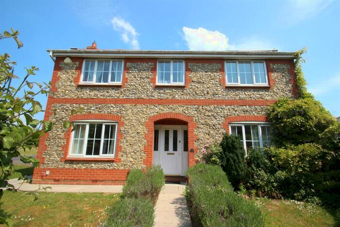 4 Bedroom Detached House To Rent In Bishopdown Farm -Hartley Way, SP1