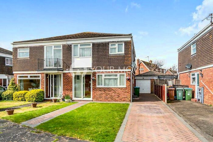 4 Bedroom Semi-Detached House To Rent In Langley Grove, Bognor Regis, West Sussex, PO21