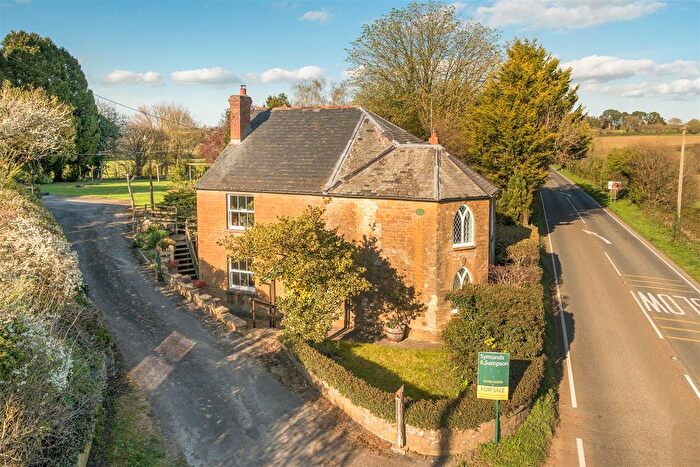 4 Bedroom Detached House For Sale In Crewkerne, TA18